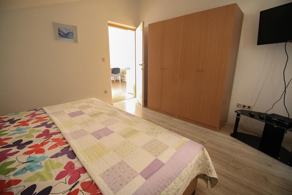 Apartment Ana 沃迪切 外观 照片