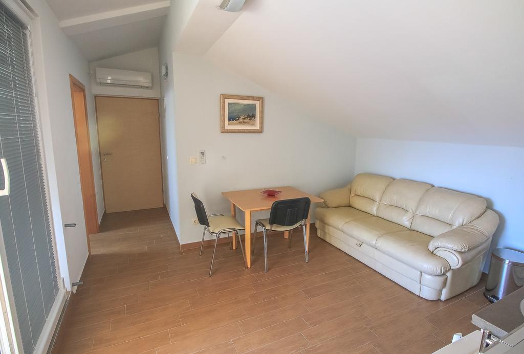 Apartment Ana 沃迪切 外观 照片